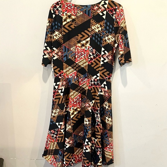LuLaRoe Geometric Multicolor Patterned Nicole Dress NWT - Picture 7 of 13